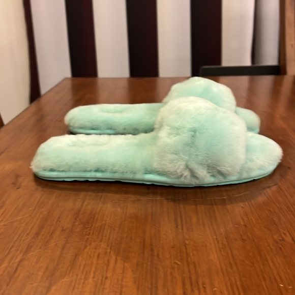 Ugg Fluff II Sheepskin Slide Shoes Sandals new green Womens Size 6 - Picture 3 of 13